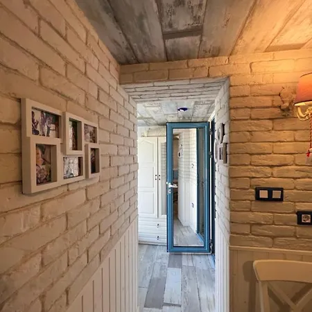 вилекула Konukevi *